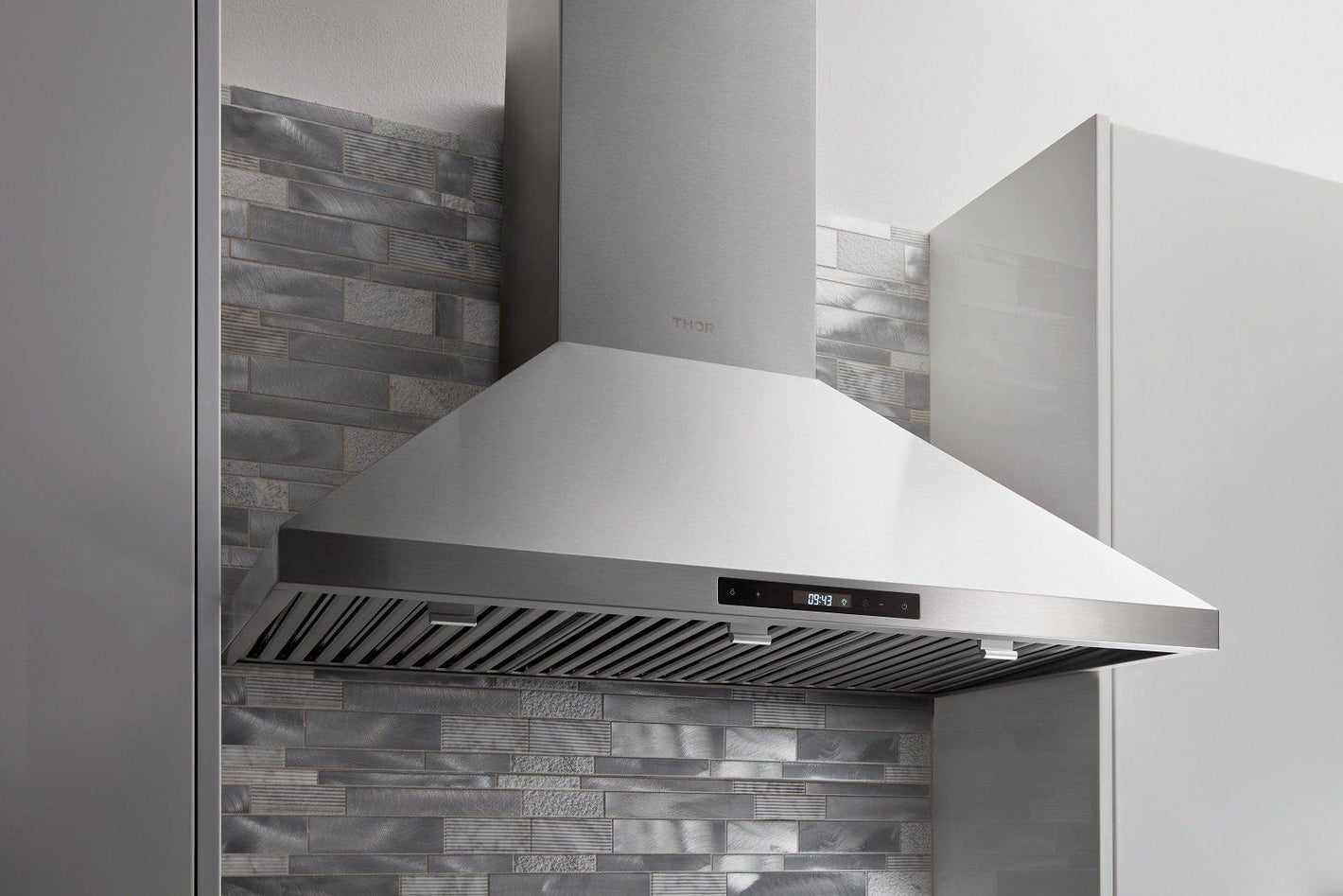 THOR Kitchen 36 in. Wall Mount LED Light Range Hood in Stainless Steel, HRH3607